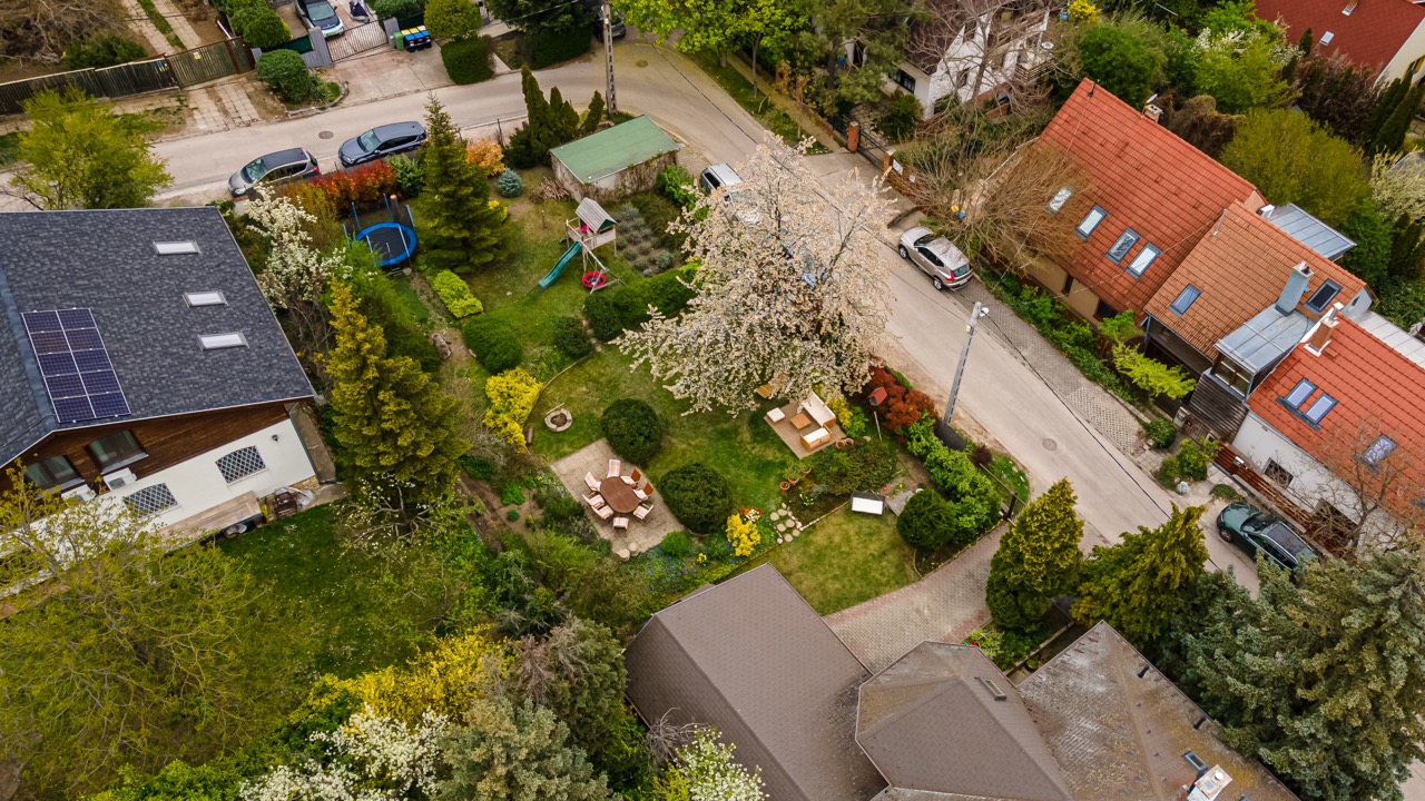 Drón felvétel a kertről és környezetről - Remetekertváros